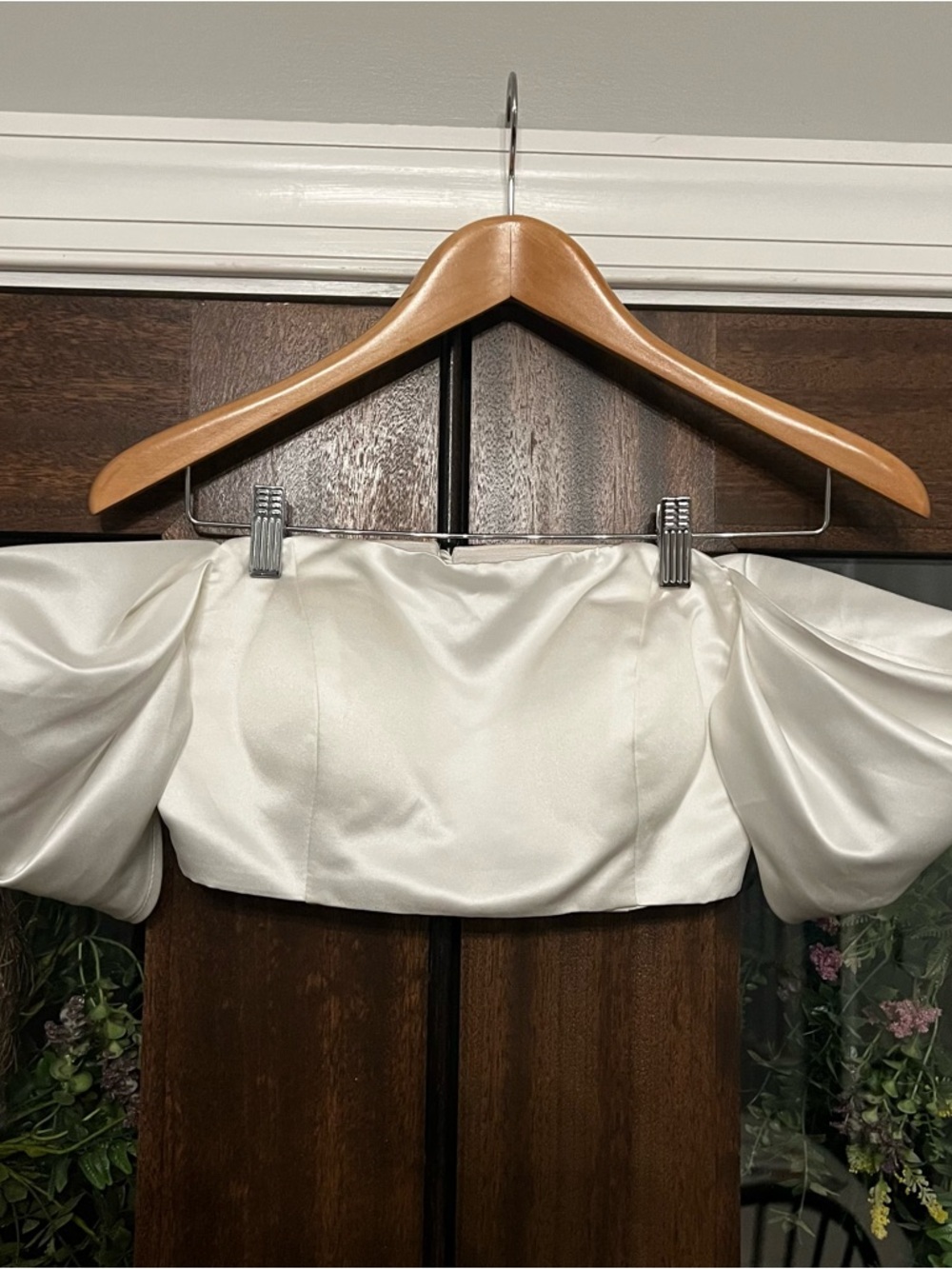 Ivory Off-Shoulder Puff Sleeve Satin Crop Top
